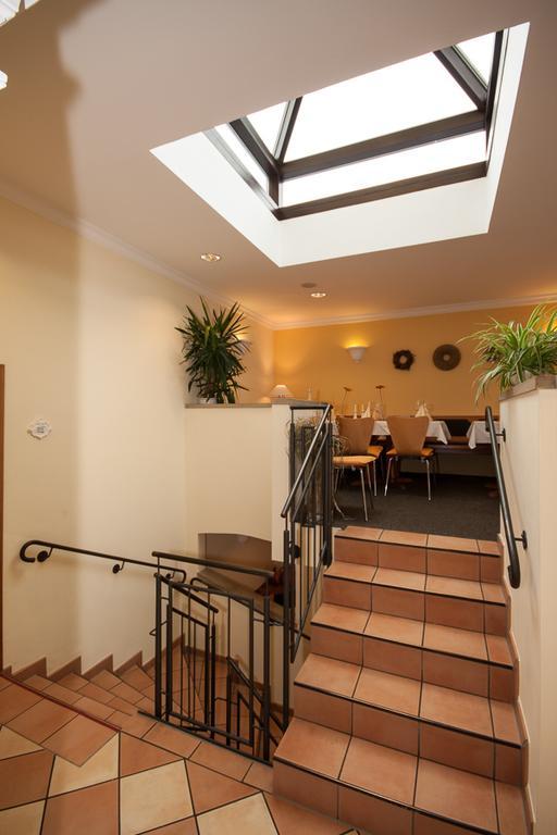 Linde Restaurant & Hotel Nussloch Экстерьер фото