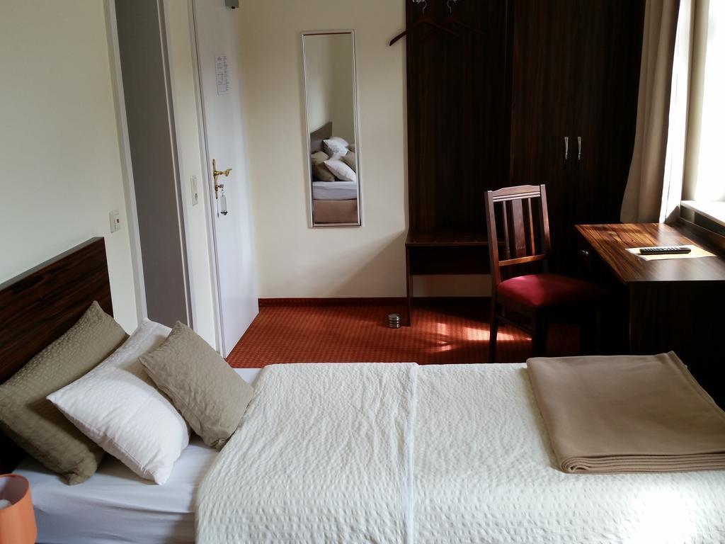 Linde Restaurant & Hotel Nussloch Экстерьер фото