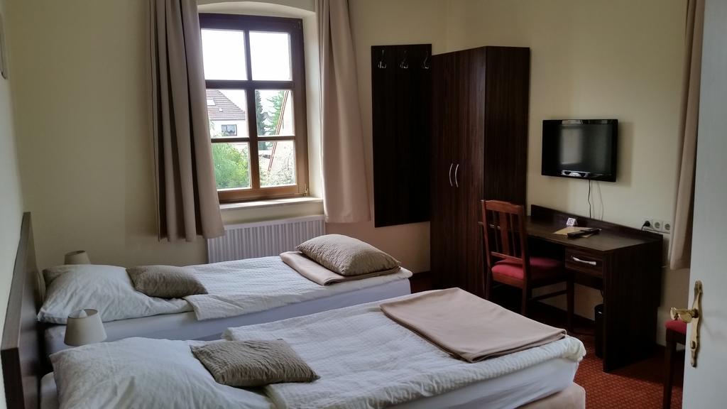Linde Restaurant & Hotel Nussloch Экстерьер фото